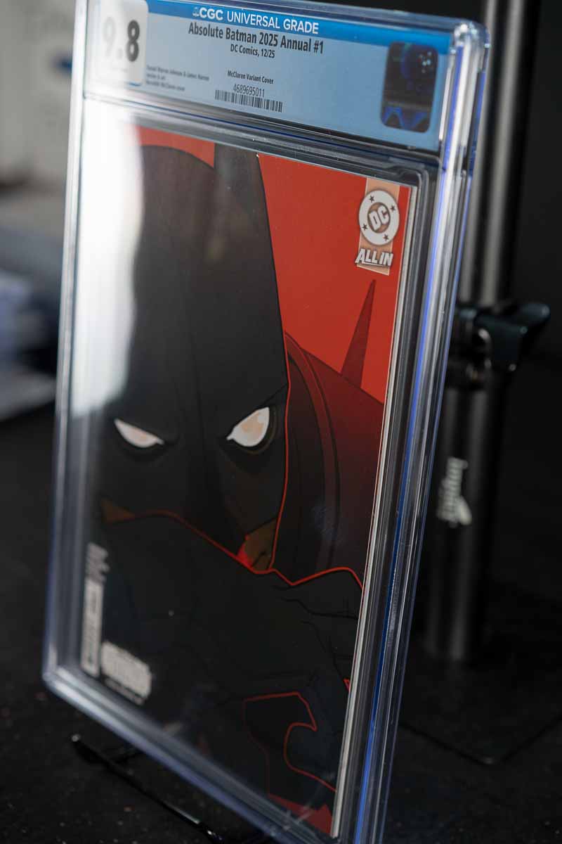 Absolute Batman Annual 2025 #1 (One-Shot) — CGC 9.8 — Meredith McClaren — 1:25 Incentive — Cover E — Card Stock
